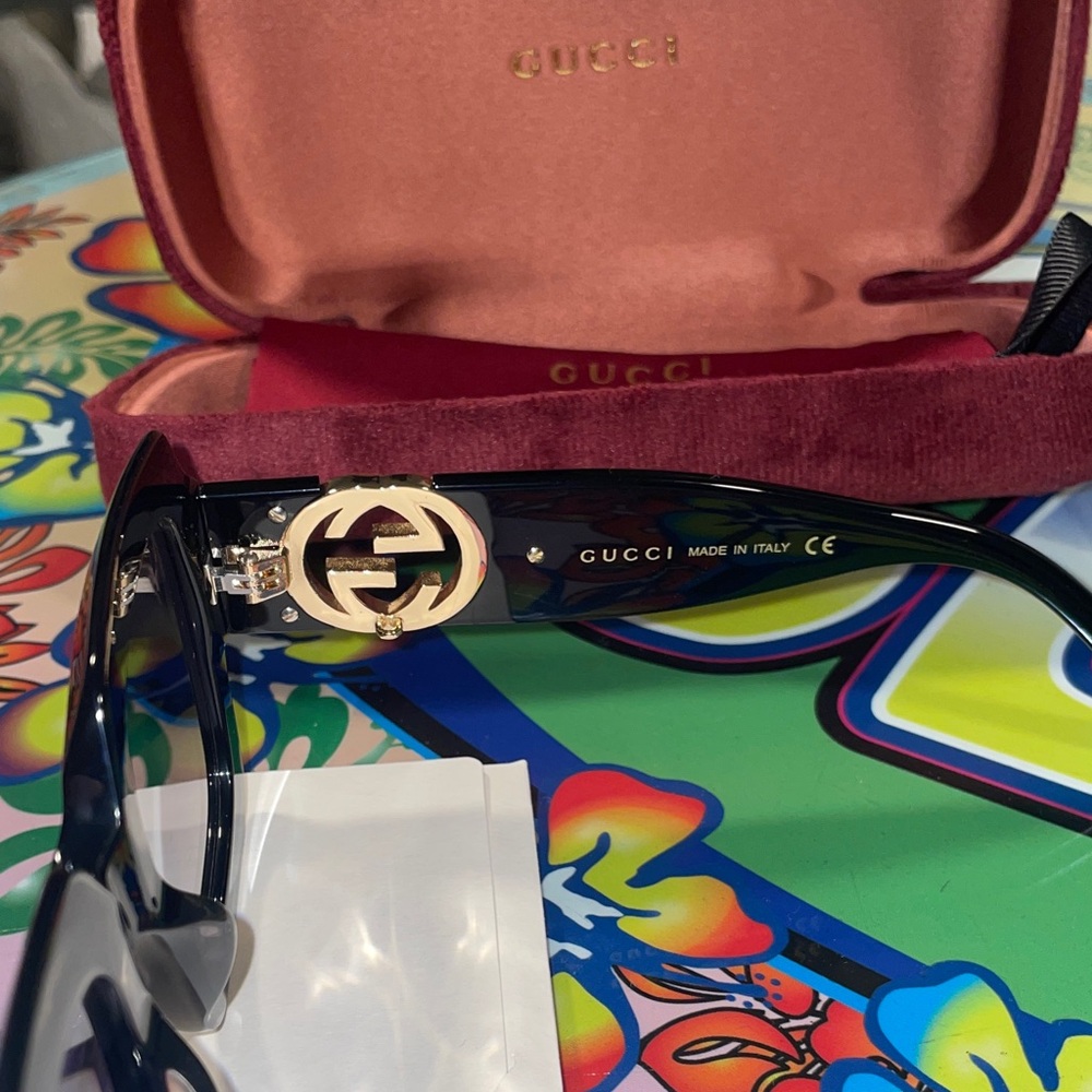 Gucci Sunglasses GG1022S - Picture 3 of 6